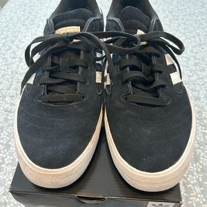 Adidas men’s sneakers size 10.5 like new
